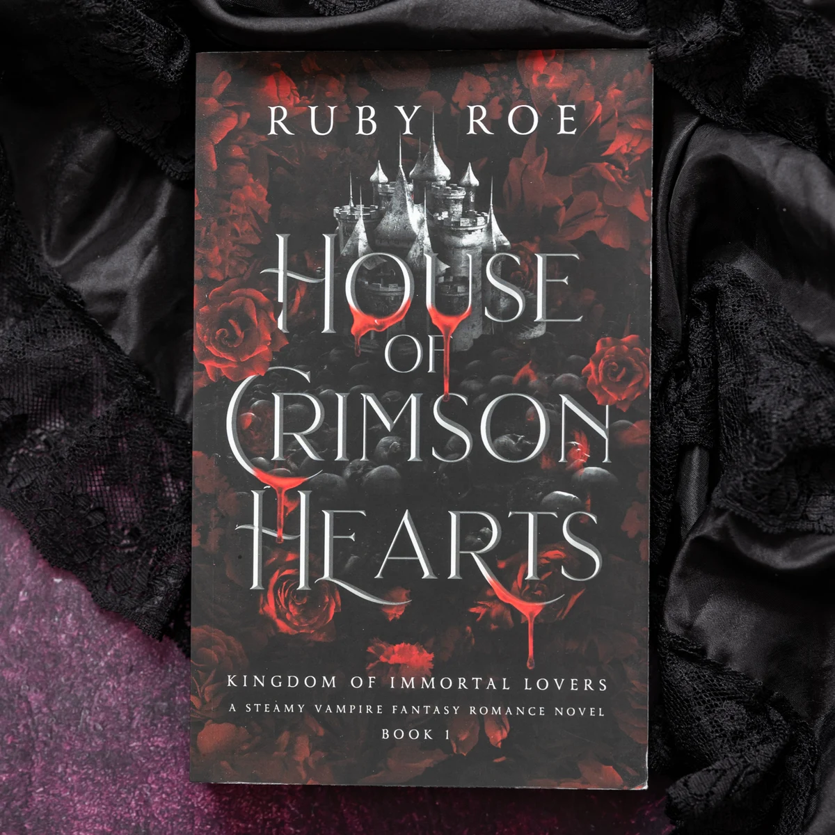 House of Crimson Hearts by Ruby Roe — cover